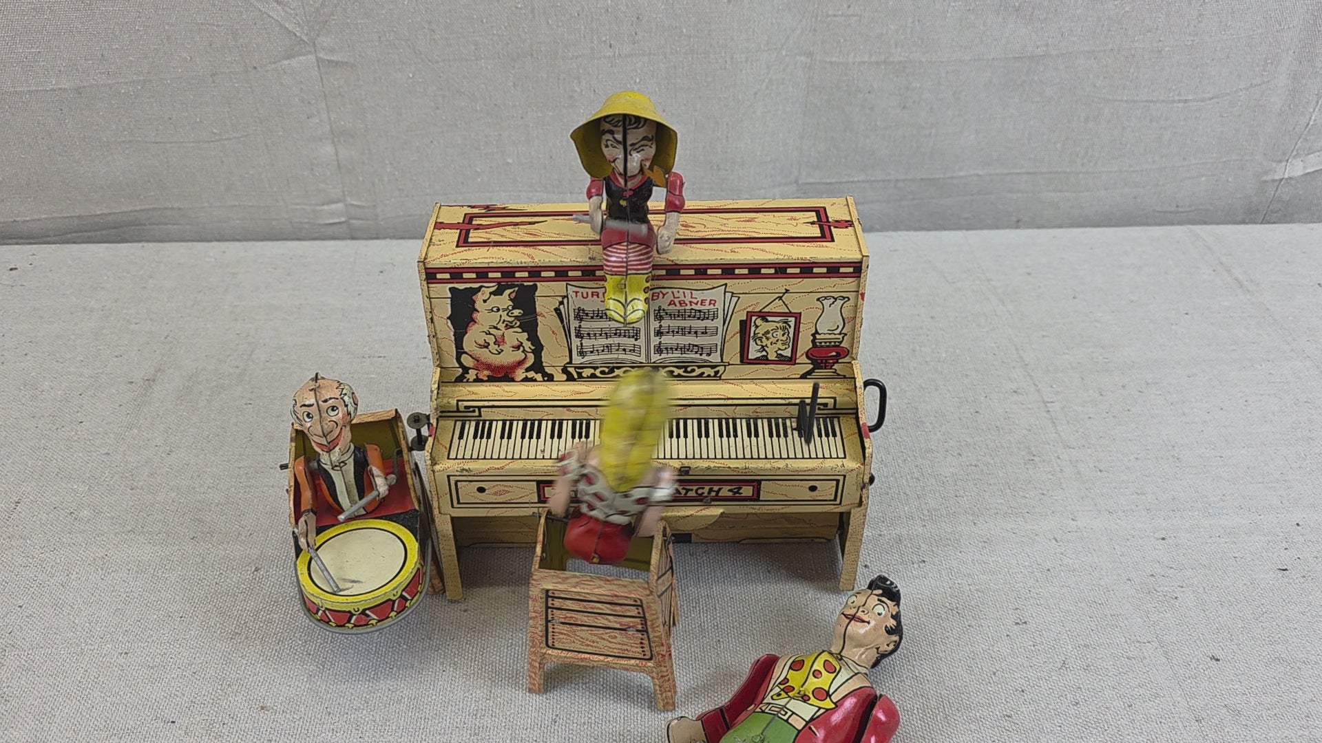 1940's L'il Abner Wind-Up Tin Litho Dogpatch Band