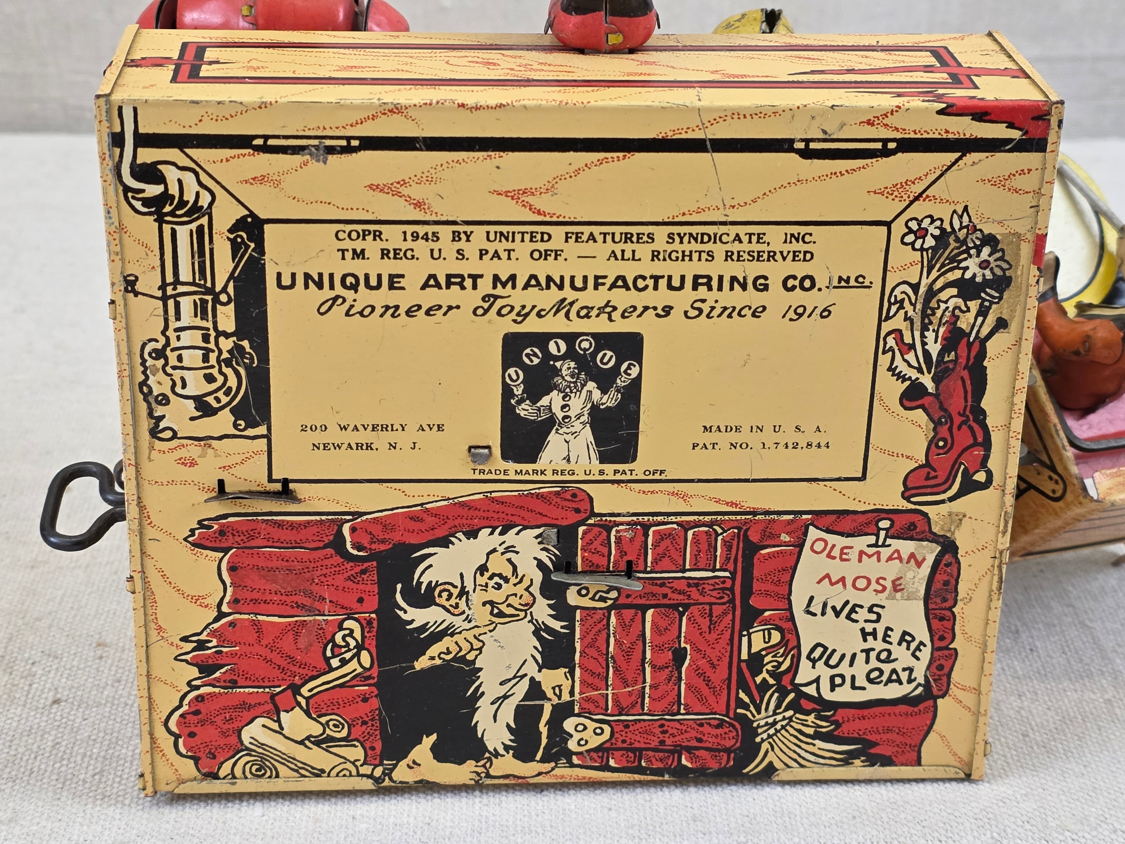 1940's L'il Abner Wind-Up Tin Litho Dogpatch Band