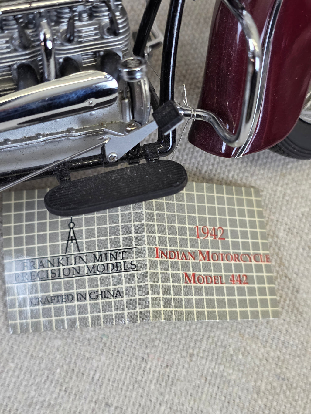 1942 Indian Model 442 Franklin Mint 1/10 Scale Motorcycle