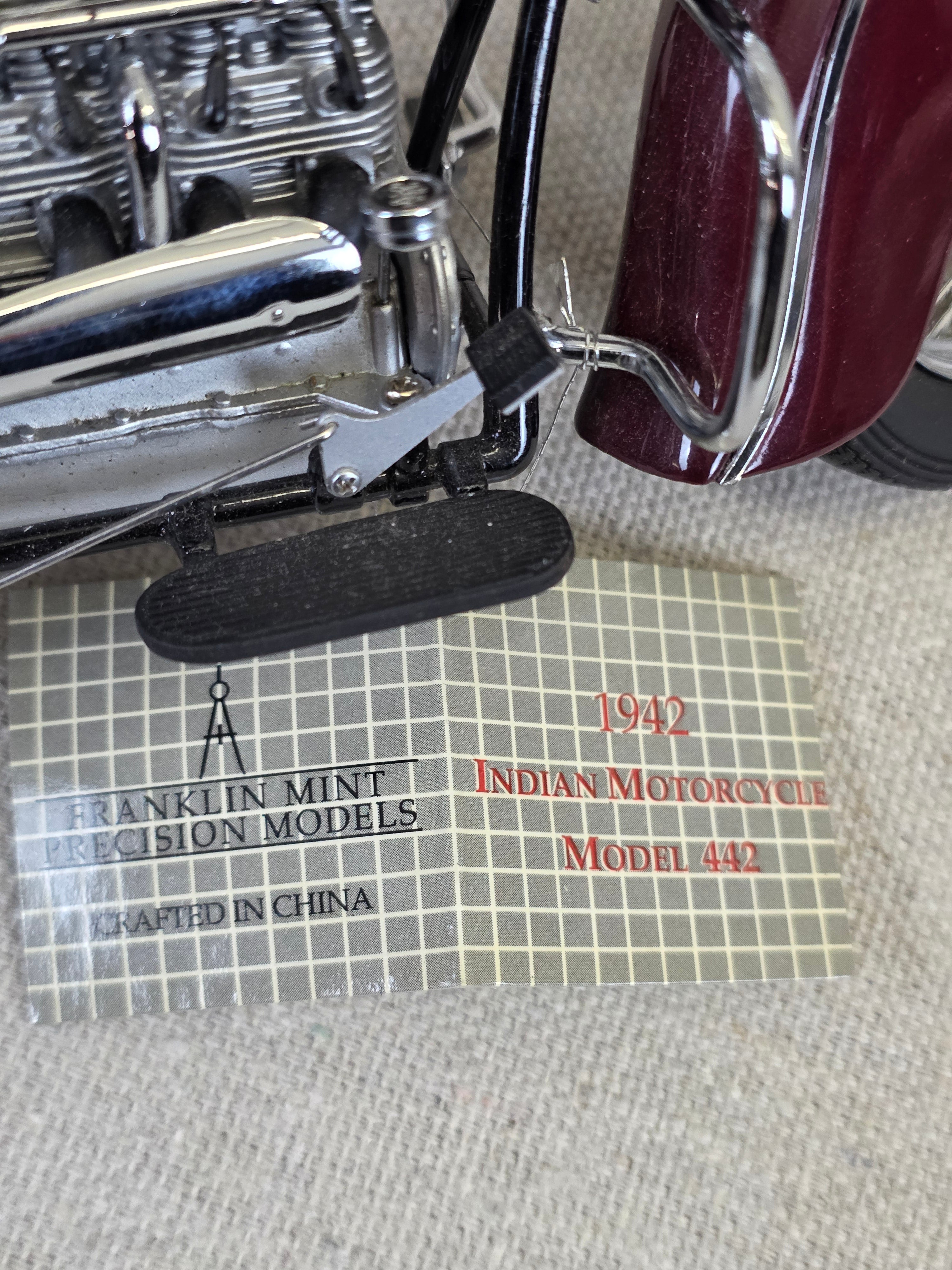 1942 Indian Model 442 Franklin Mint 1/10 Scale Motorcycle