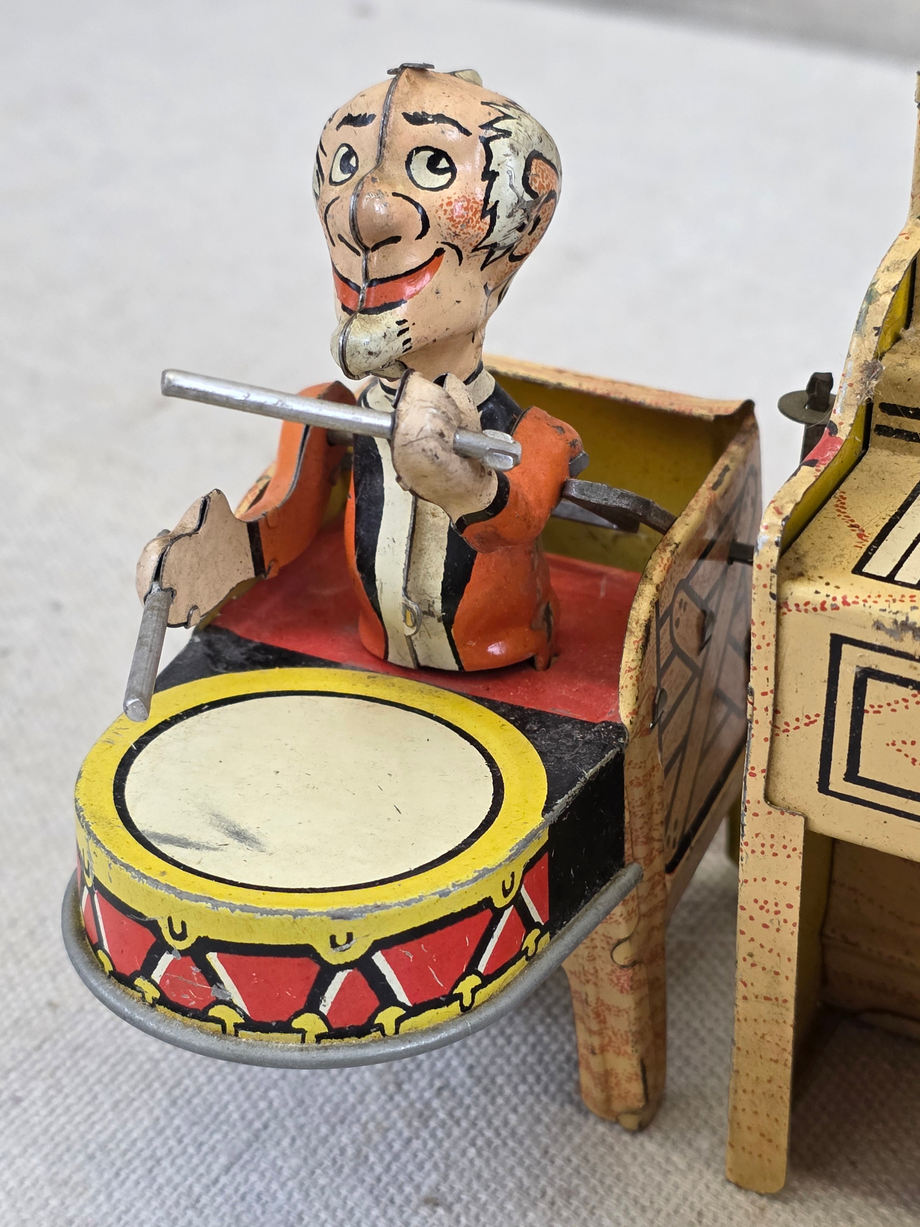 1940's L'il Abner Wind-Up Tin Litho Dogpatch Band