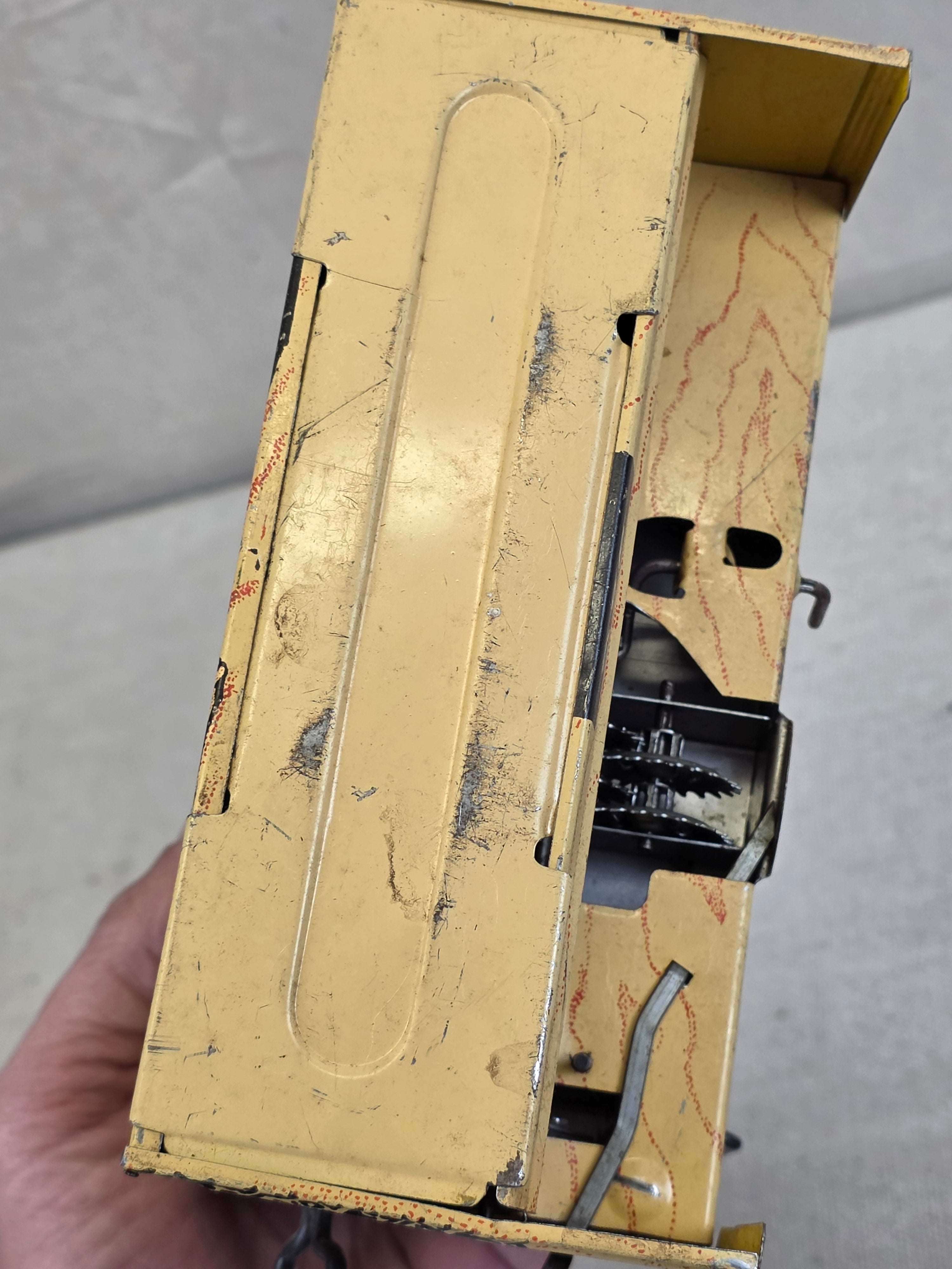 1940's L'il Abner Wind-Up Tin Litho Dogpatch Band