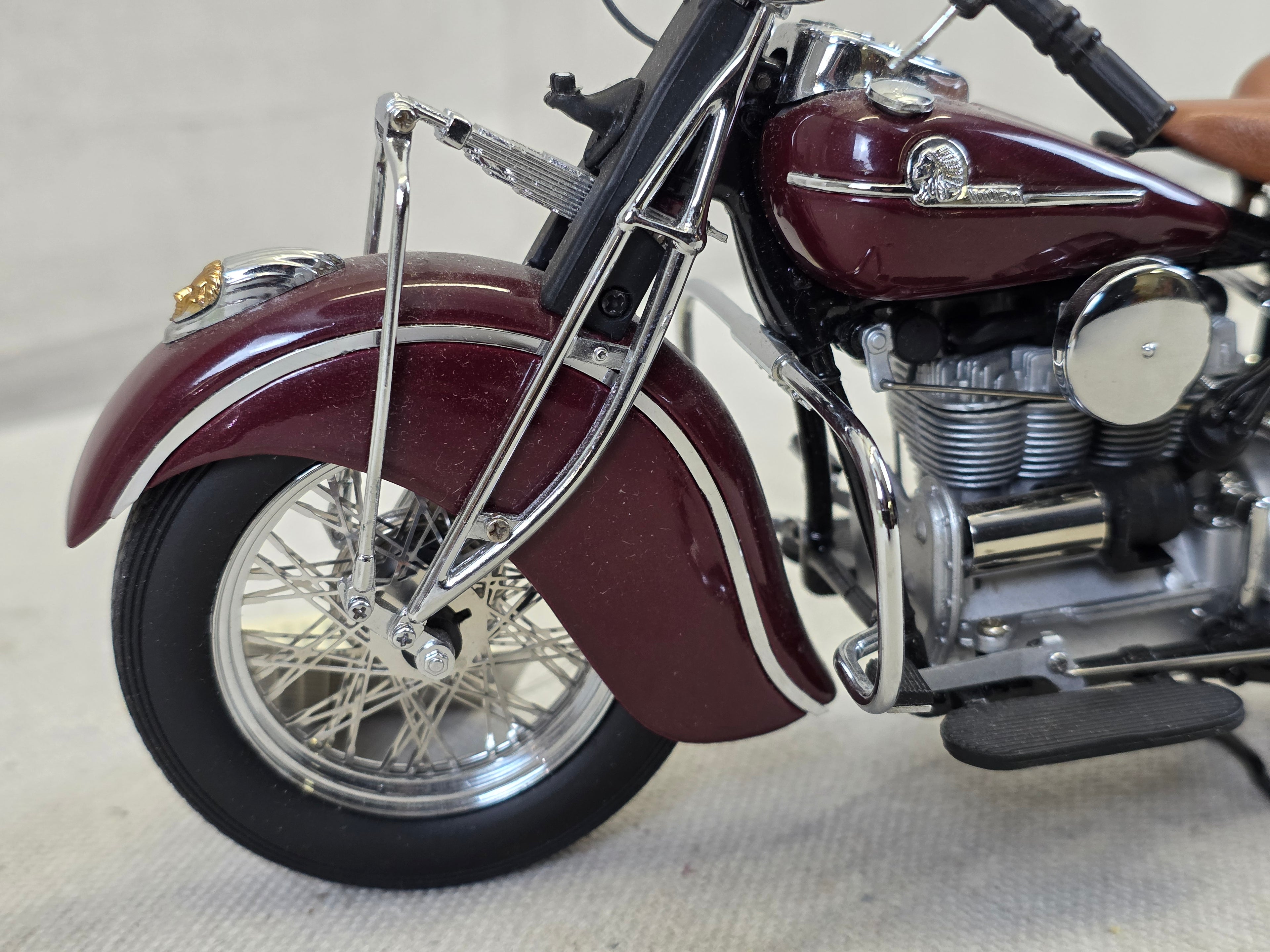 1942 Indian Model 442 Franklin Mint 1/10 Scale Motorcycle