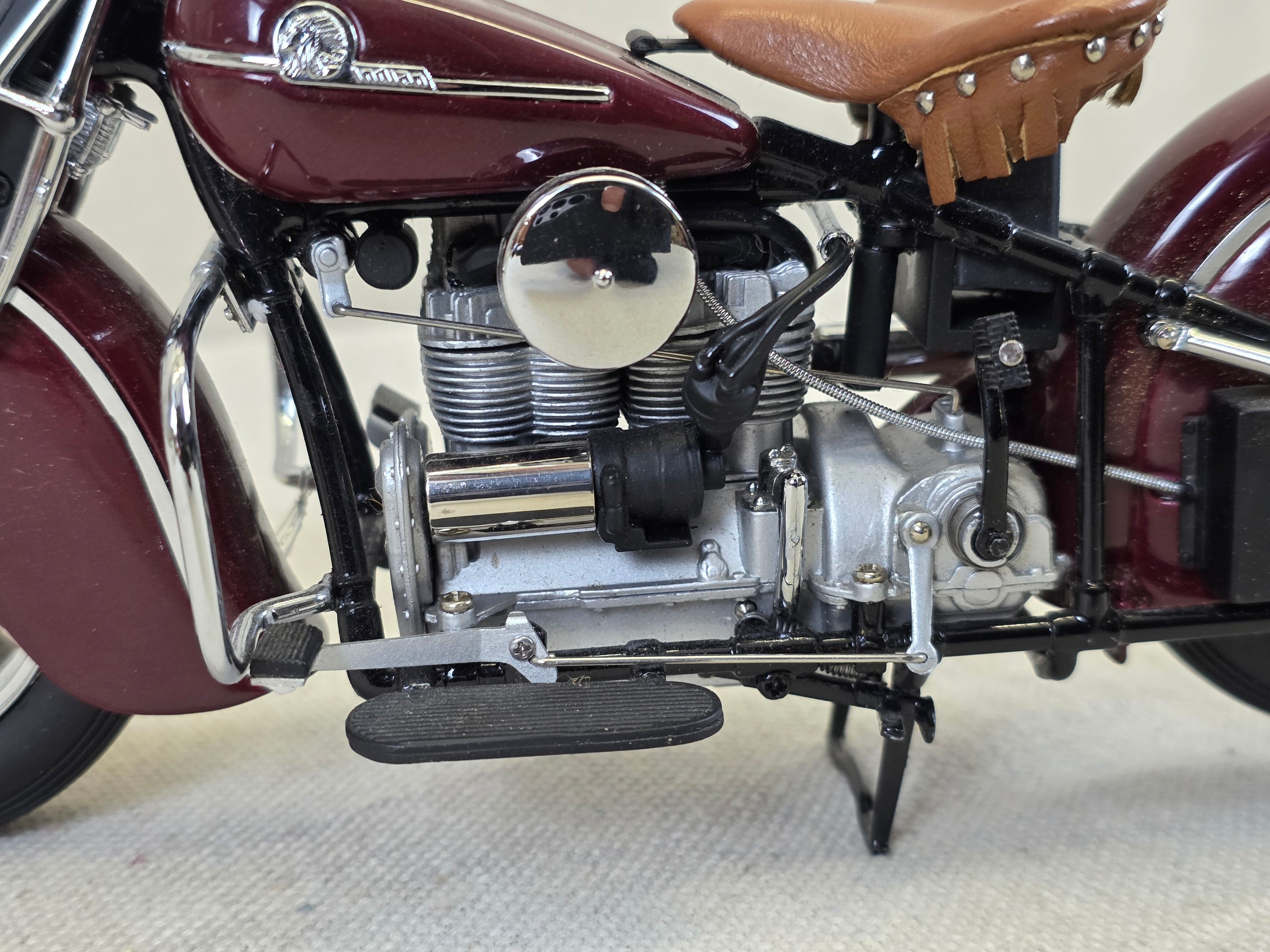 1942 Indian Model 442 Franklin Mint 1/10 Scale Motorcycle