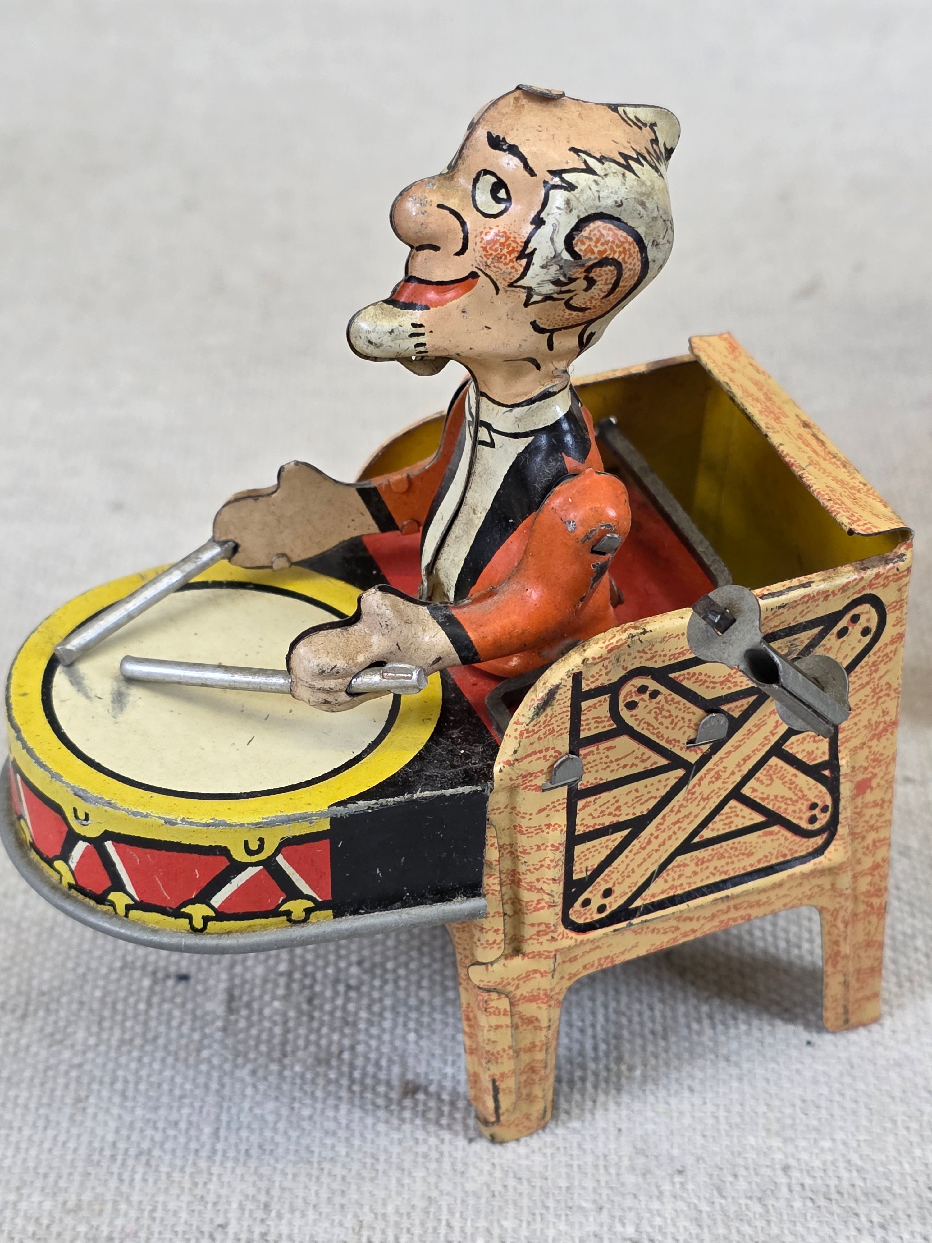 1940's L'il Abner Wind-Up Tin Litho Dogpatch Band