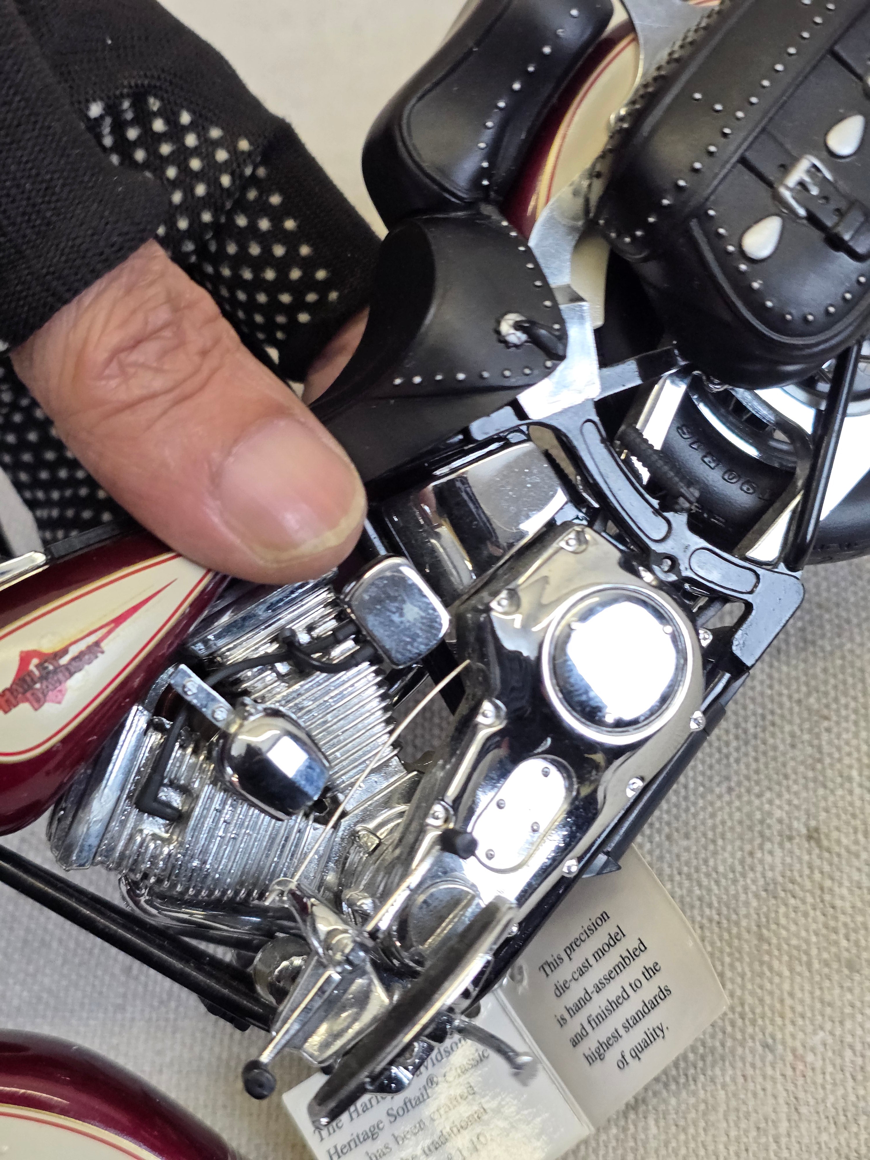 Franklin Mint Harley Davidson Heritage Softail Classic 1/10 Motorcycle